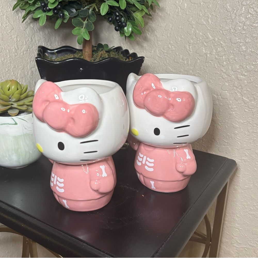 Hello Kitty Skeleton Mugs - Picture 5 of 6